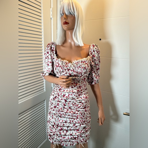 For Love And Lemons Dresses & Skirts - For Love & Lemons Floral Ruched Dress size medium
